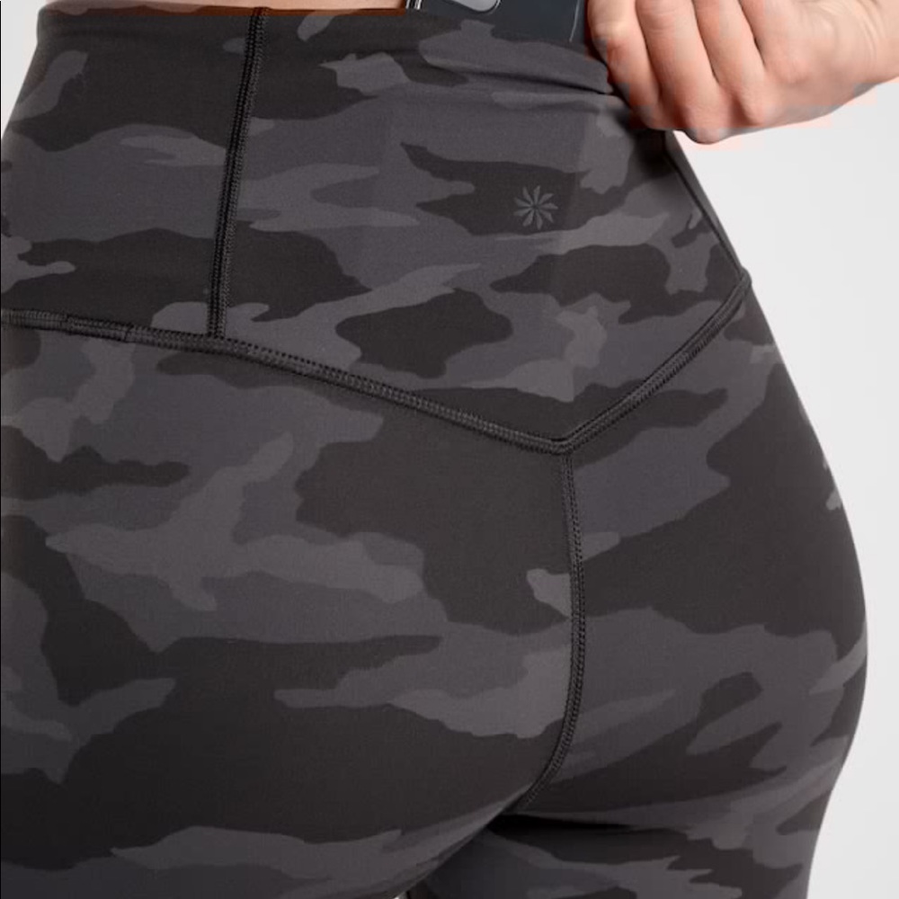 Black camo leggings